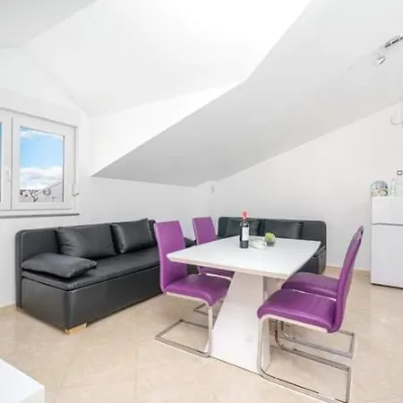 Apartman Helena Srima