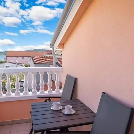 Apartman Helena Srima